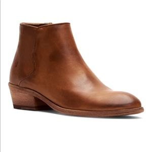 Frye Women's Carson Piping Bootie Ankle Boot